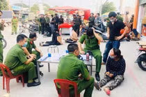 Địa bàn, tiền khủng/tháng tiểu thương nộp cho vợ chồng Loan “cá“