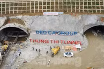 Đi xuyên hầm qua núi dài nhất cao tốc Ninh Bình - Thanh Hóa