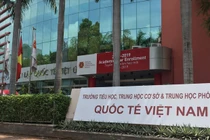 Trường Việt Úc từ chối dạy 40 học sinh: Phụ huynh “làm quá”... hại con?