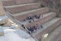 Sự thật ngỡ ngàng bậc thang dành cho người khổng lồ trên Trái Đất