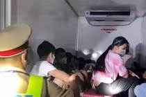 15 người có cả trẻ em trong thùng xe đông lạnh 'thông chốt'