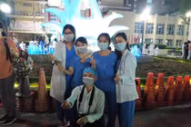 Bệnh viện Bạch Mai dỡ lệnh cách ly: Bác sĩ, bệnh nhân vỡ òa trong sung sướng