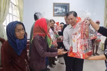 Chủ tịch VUSTA Phan Xuân Dũng thăm, chúc Tết bà con Ninh Thuận