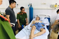 Nam thanh niên truy đuổi tên cướp tiệm vàng kể lại khoảnh khắc bị vung dao đâm chém