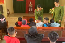 Triệu tập 17 học sinh chế tạo pháo nổ bán cho bạn học