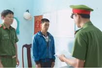 Đắk Lắk: Bố say rượu dùng kéo đâm con trai nguy kịch