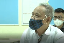 Thi THPT 2022: Cụ ông 82 tuổi tóc bạc trắng vẫn đi thi