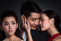 Nhìn chồng 'đi cà phê' với bạn, vợ biết không cứu nổi gia đình