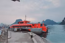 Quảng Ninh: Bến cảng đìu hiu, tàu thuyền nằm im 1 chỗ mùa COVID-19