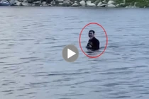 Nam thanh niên chạy trốn công an, lao xuống nước khóc thảm thiết xin tha