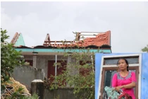 Xót xa những ngôi nhà không vẹn nguyên sau bão Noru