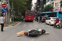 Video toàn cảnh vụ tai nạn người phụ nữ đi SH tử vong