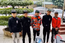 5 thanh niên rủ nhau đi cướp để lấy tiền chơi game