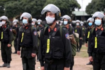 Cảnh sát cơ động được mang vũ khí, vật liệu nổ vào cảng hàng không