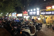 Sau hiệu ứng của ông Đoàn Ngọc Hải, vỉa hè Hà Nội lại bị lấn chiếm 