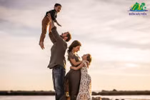 Các chiến sỹ áo trắng đoàn tụ với gia đình... qua facebook, zalo