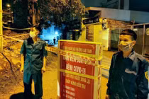 Quảng Ninh: Đưa người nhà của bệnh nhân dương tính COVID-19 đi cách ly 