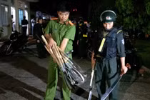 Kinh hoàng số dao, kiếm hơn 50 thanh niên chuẩn bị để chém nhau