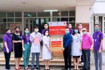 Nghi Cty Quốc Bảo làm giả khẩu trang y tế: Cần làm rõ chất lượng khẩu trang tặng y, bác sĩ