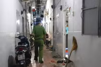 Hàng xóm hoảng hồn thấy 3 mẹ con nằm bất động trên vũng máu