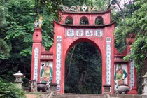 Dịch COVID-19, người dân đi lễ Đền Hùng thế nào?