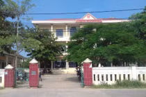 Quảng Bình: Thêm một chủ tịch UBND xã làm đơn xin thôi việc