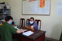 Một trong 2 đối tượng làm việc tại cơ quan điều tra.