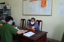 Một trong 2 đối tượng làm việc tại cơ quan điều tra.