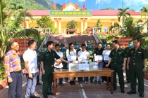 Bắt vụ vận chuyển ma tuý xuyên quốc gia thu giữ 100 bánh heroin