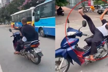 Video: Hú hồn quái xế U50 'diễn xiếc' với xe máy trên đường phố Hà Nội