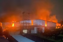 Cháy lớn tại xưởng giấy ở Hải Phòng