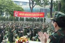 Xúc động hình ảnh những chuyến “tiếp quân” cho miền Nam chống COVID-19