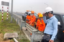 Cận cảnh đoạn cáp bị cắt đứt khiến cao tốc về Hà Nội - Hải Phòng 'tê liệt'