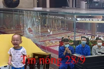 Tin nóng 28/9: Bé trai 2 tuổi bị bỏ lại trên phố Hà Nội lúc rạng sáng