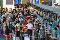  “Toát mồ hôi” khi đi du lịch mùa hè