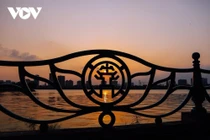 Hà Nội tuyệt đẹp khi ngắm hoàng hôn từ Hồ Tây