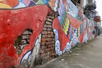 Con đường nghệ thuật ven sông Hồng xuống cấp, mất mỹ quan