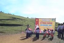 Xúc động hình ảnh học sinh miền núi khai giảng năm học mới