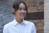  Á hậu cao 1,78m gặp khó khi đóng phim vì... chân quá dài