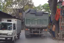 Xe cơi nới thành thùng, chở quá tải tung hoành tỉnh lộ 70