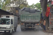 Xe cơi nới thành thùng, chở quá tải tung hoành tỉnh lộ 70