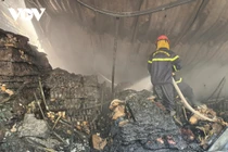 Cháy lớn tại kho hàng của Công ty Việt Pan Pacific ở Bắc Giang