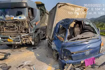 Cao tốc Nội Bài - Lào Cai chằng chịt 'ổ gà, ổ voi'