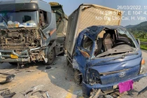 Cao tốc Nội Bài - Lào Cai chằng chịt 'ổ gà, ổ voi'