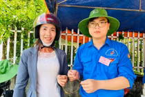 Hành động đẹp của Phó Bí thư Đoàn ở Hà Tĩnh khi tiếp sức mùa thi