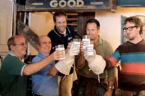 Kỳ dị bia làm từ… bụi Mặt trăng