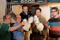 Kỳ dị bia làm từ… bụi Mặt trăng