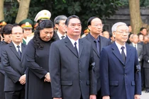 Lãnh đạo Đảng, Nhà nước chia sẻ gì trong sổ tang Đại tướng?