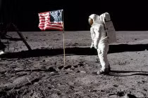 “Phơi bày” sự thật người Mỹ đặt chân lên Mặt trăng