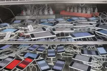 Các đại gia công nghệ lớn thế giới... “bán mình“?